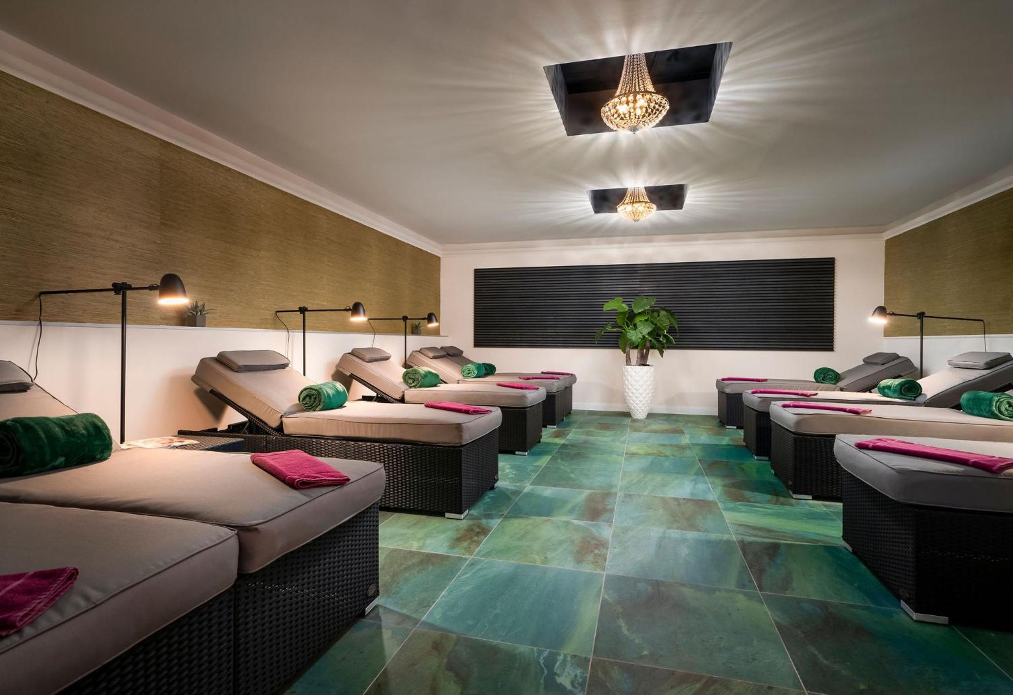 Parkhotel Landau Ландау  Экстерьер фото